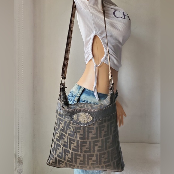 Fendi ZUcca unisex Messenger Bag - Picture 2 of 11